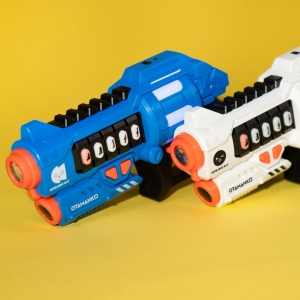 Купить Набір лазерної зброї OTAMANKO Лазерні бої 2 лазерних пістолета  Фото 4