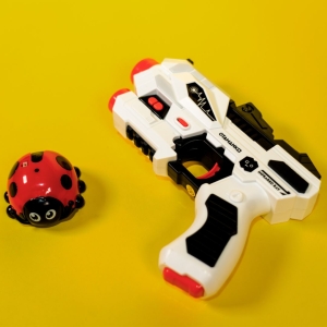 Купить Набір лазерної зброї OTAMANKO Лазерні бої 1 лазерний пістолет і жук  Фото 3