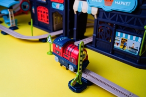 Купить Ігровий набір OTAMANKO ХОРОБРИЙ ПАРОВОЗИК трюкова залізна дорога 222 деталі  Фото 1