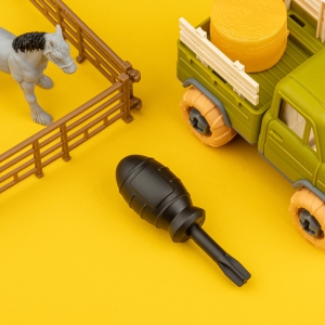 Купить Ігровий набір OTAMANKO Веселий хутір (вантажівка і конюшня з конями)  Фото 2