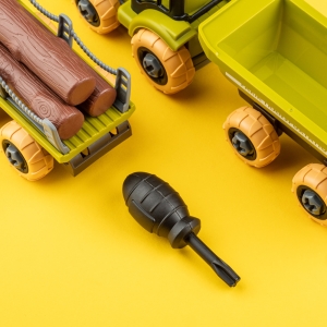 Купить Ігровий набір OTAMANKO Веселий хутір (трактор з причепами і фермер з коровами)  Фото 6