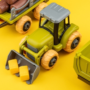 Купить Ігровий набір OTAMANKO Веселий хутір (трактор з причепами і фермер з коровами)  Фото 5